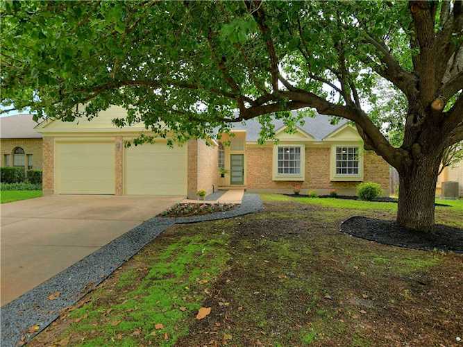 1018 Mountain View Dr Pflugerville, TX 78660