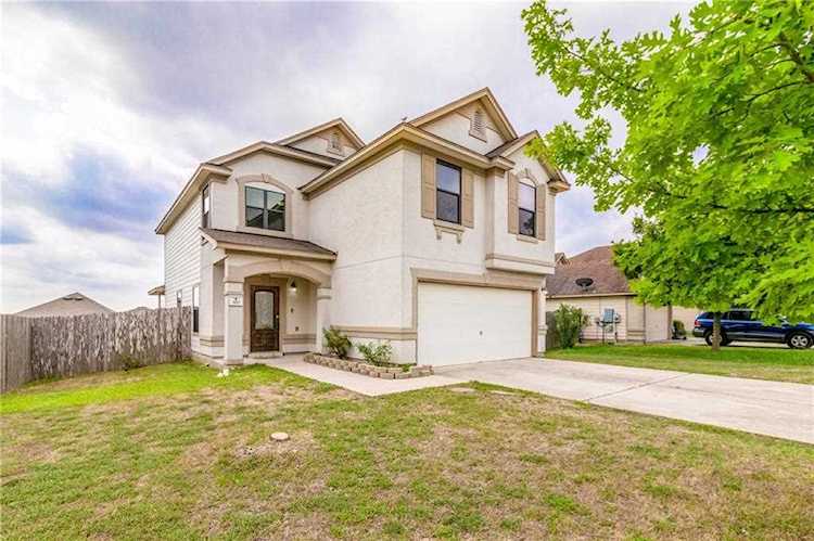 320 New Country Rd Kyle, TX 78640