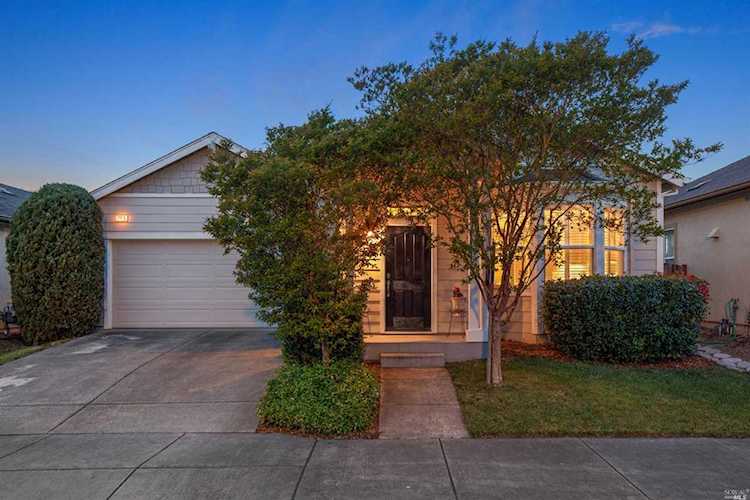 2055 Covelline Street Santa Rosa, CA 95407
