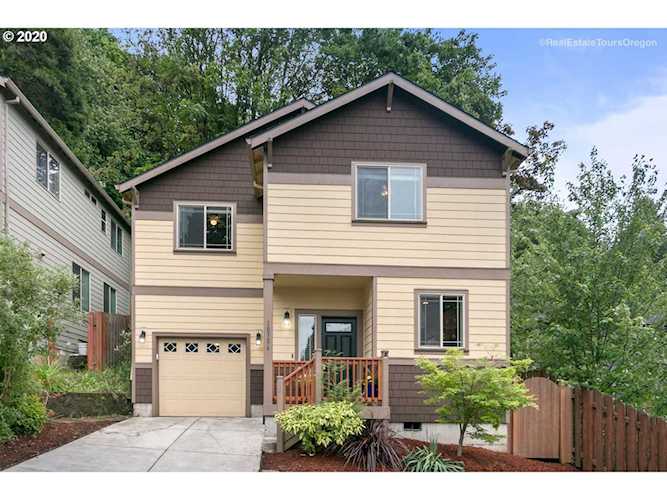 10306 SE Taggart St Portland, OR 97266