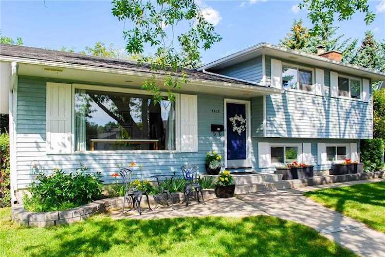 5615 Brenner Crescent NW Calgary, AB T2L 1Z3