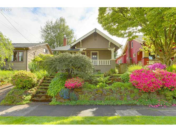 1832 SE 52nd Ave Portland, OR 97215