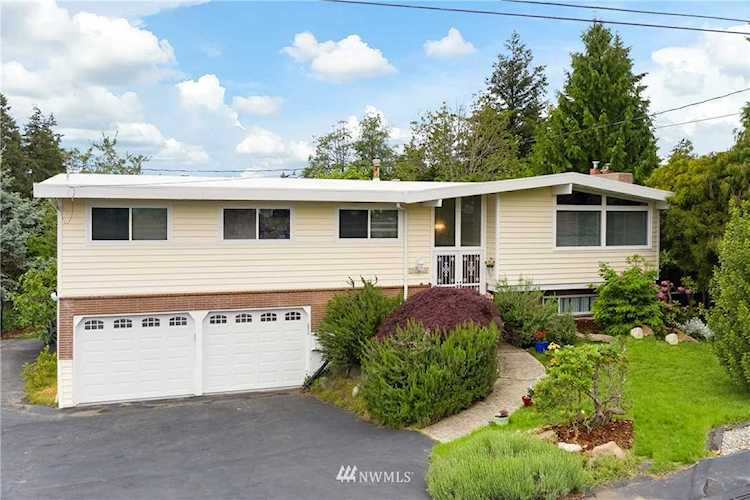 21011 1st Place S Des Moines, WA 98198