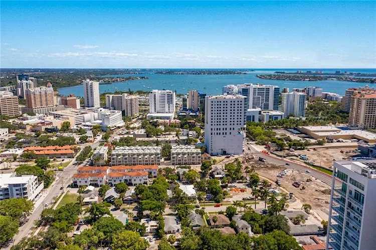 1251 4th St Sarasota, FL 34236