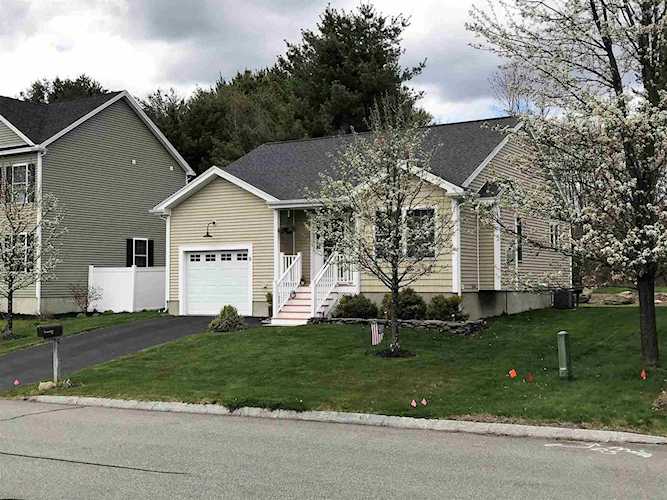 9 Millers Farm Dr Rochester, NH 03868