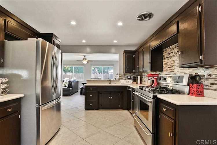 7730 El Paso St La Mesa, CA 91942