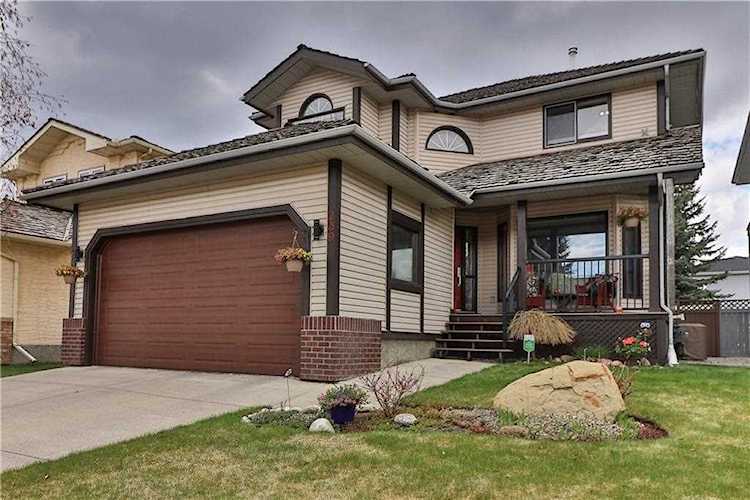 239 Douglasbank Drive SE Calgary, AB T2Z 1X1