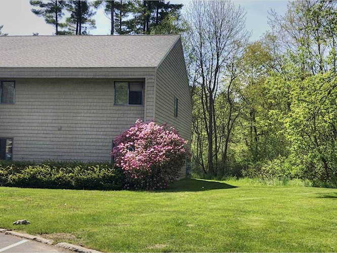 87 Hawthorne Circle South Burlington, VT 05403