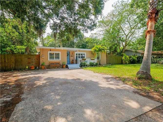 4435 Flatbush Ave Sarasota, FL 34233