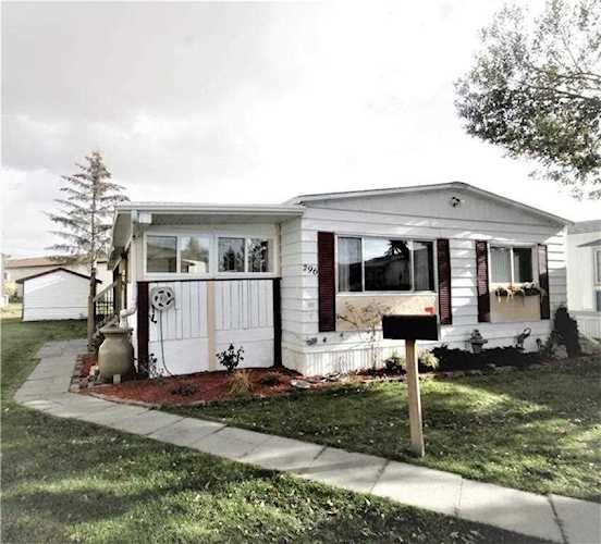 296 Burroughs Circle NE Calgary, AB T1Y 6K3