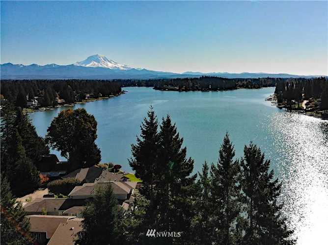1431 Tacoma Point Dr E Lake Tapps, WA 98391