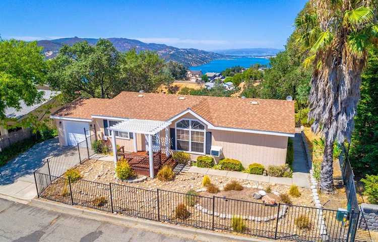 208 Manzanita Lane Napa, CA 94558