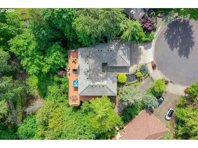 18220 River Edge Ct Lake Oswego, OR 97034