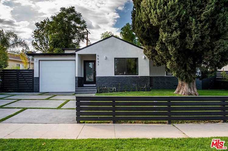 5843 Balcom Avenue Encino, CA 91316