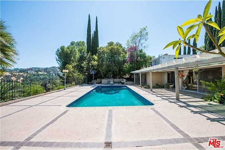 4046 Strawberry Place Encino, CA 91436