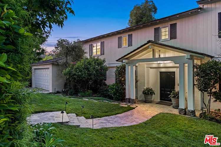 256 N Barrington Avenue Los Angeles, CA 90049