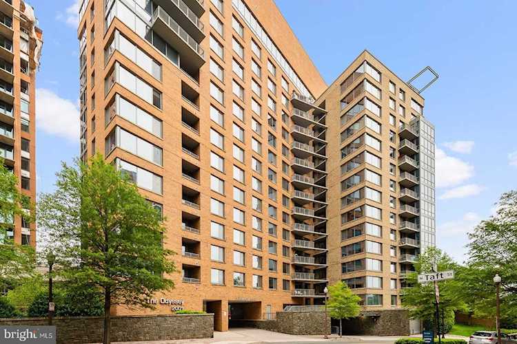 2001 15th St N #812 Arlington, VA 22201