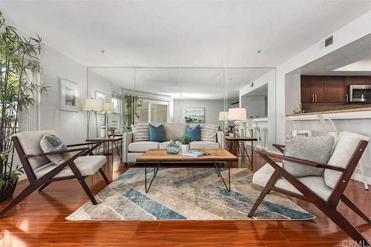 1200 Pacific Coast #321 Huntington Beach, CA 92648
