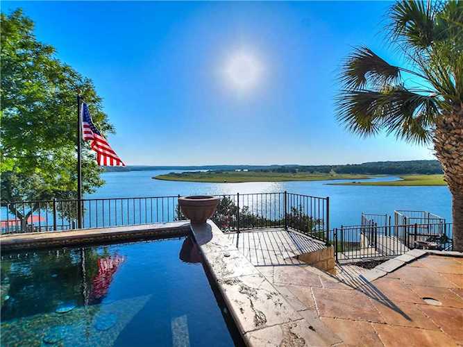 329 Harbor Dr Spicewood, TX 78669