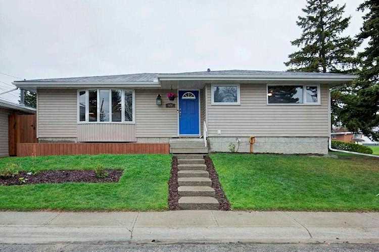 527 Murphy Place NE Calgary, AB T2E 5Y2