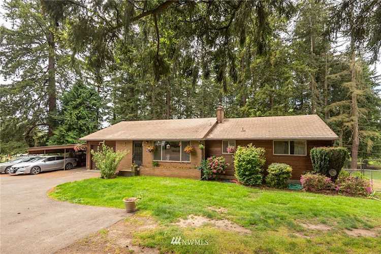 5725 107th St E Puyallup, WA 98373