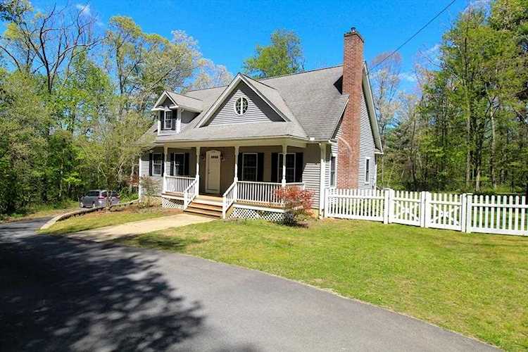 108 Town Farm Road Brookfield, MA 01506