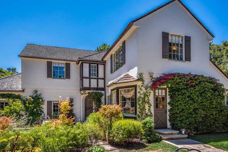 26070 Ridgewood Road Carmel, CA 93923