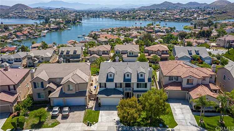 15 Via Del Fico Court Lake Elsinore, CA 92532