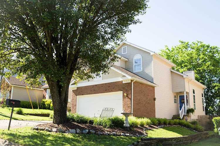 2020 Lassiter Dr Goodlettsville, TN 37072
