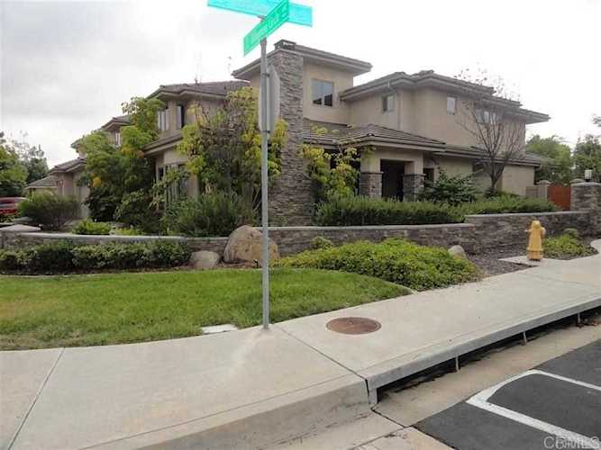 442 Milagrosa Cir. Chula Vista, CA 91910