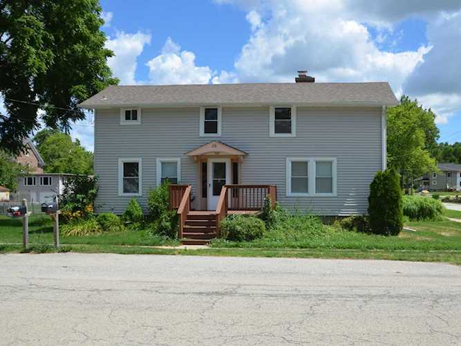 26 E E Benton St Oswego, IL 60543