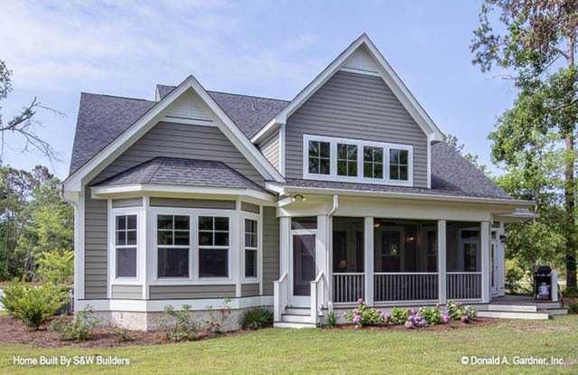 412 Blackhawk Dr Westmont, IL 60559