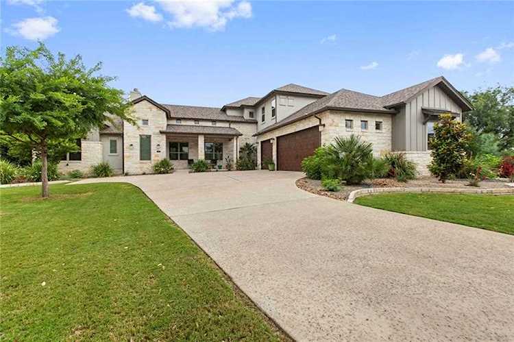 412 Old Pecan Ln Leander, TX 78641