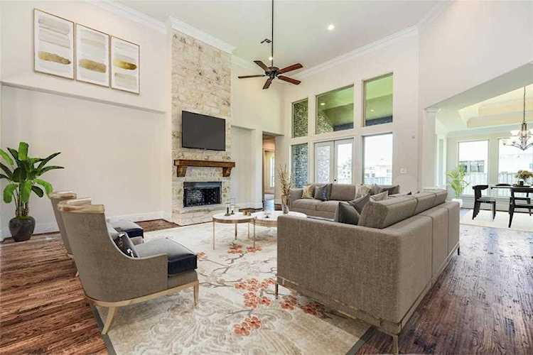 142 Timberfalls Dr Conroe, TX 77384