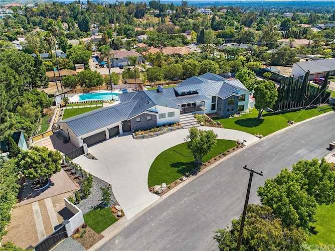 18942 El Moro Way Villa Park, CA 92861