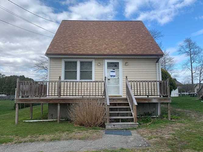 52 River Rd Somerset, MA 02725