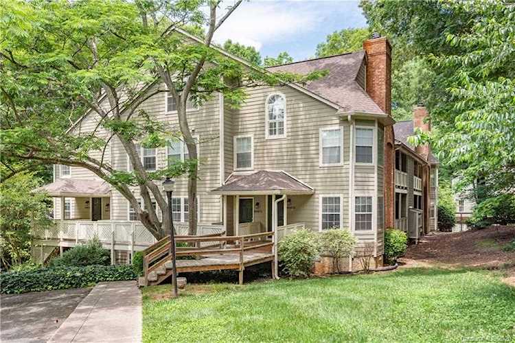 6500 Clavell Ln Charlotte, NC 28210