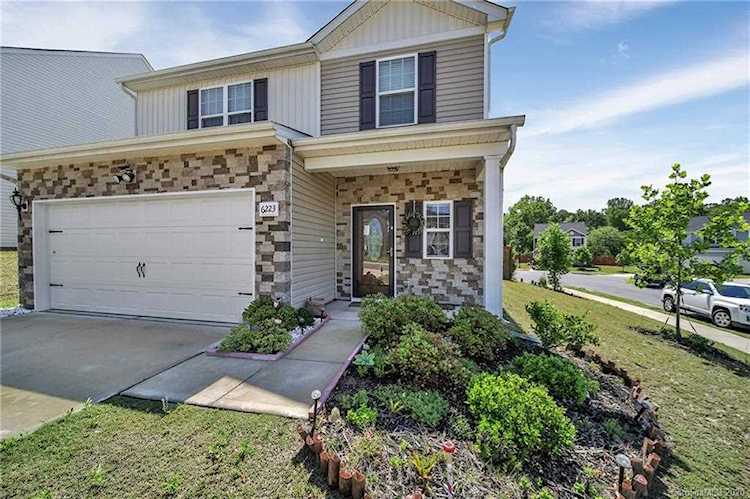 6223 Paw Village Rd Charlotte, NC 28214