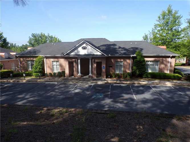 4562 Lawrenceville Hwy #201 & 220 Lilburn, GA 30047 | MLS 6726802 Photo 1