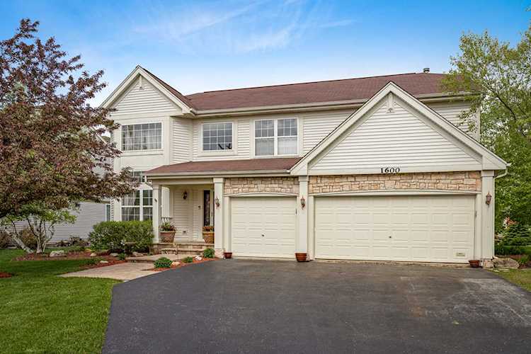 1600 Seaton Ln Elgin, IL 60123