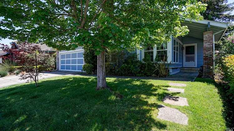 1028 Wren Drive Petaluma, CA 94954