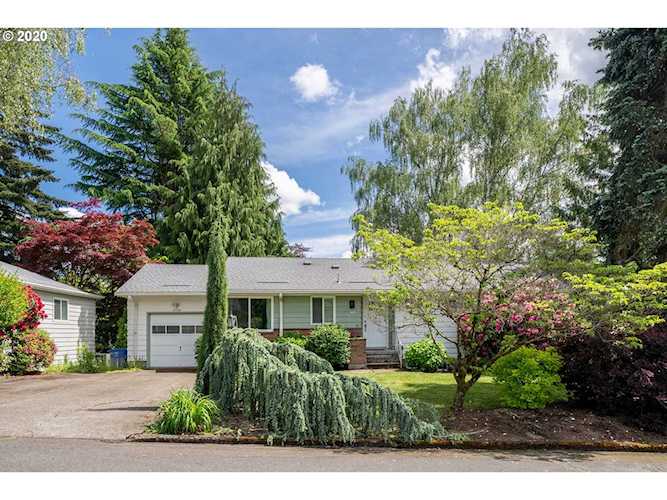 4544 SW Idaho Dr Portland, OR 97221