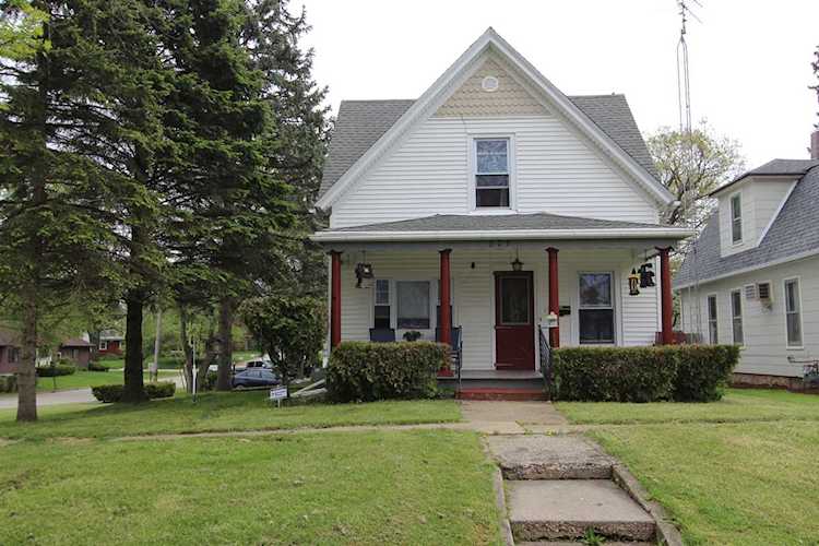 807 N Jefferson St Harvard, IL 60033