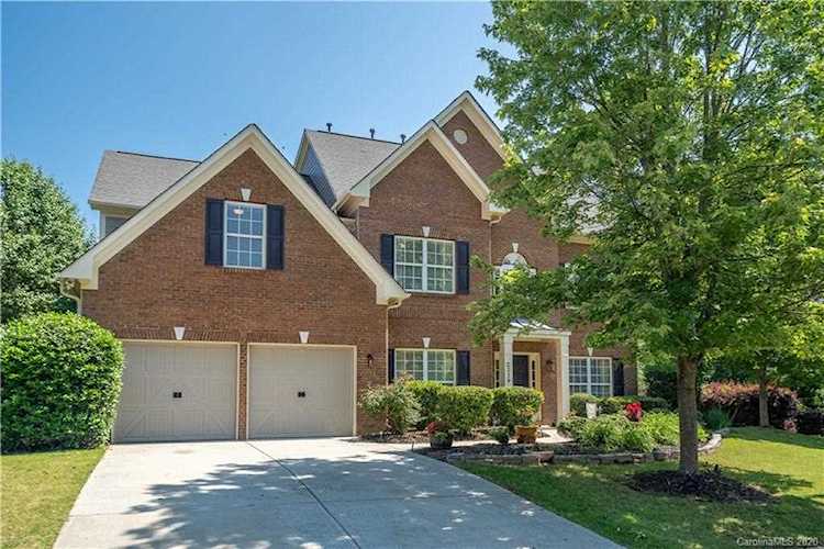 2119 Willowcrest Dr Waxhaw, NC 28173