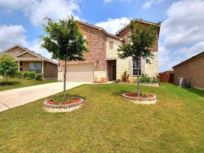 312 Golden Butterfly Dr Leander, TX 78641