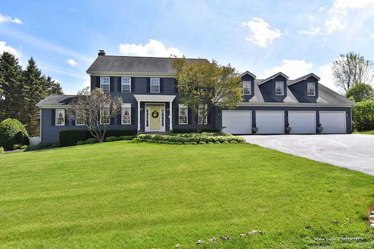 41W597 Hunters Hill Dr Campton Hills, IL 60175