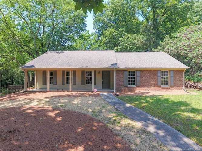 4414 Woods End Ln Charlotte, NC 28277