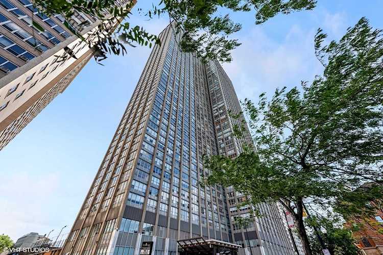 655 W Irving Park Rd #2701 Chicago, IL 60613
