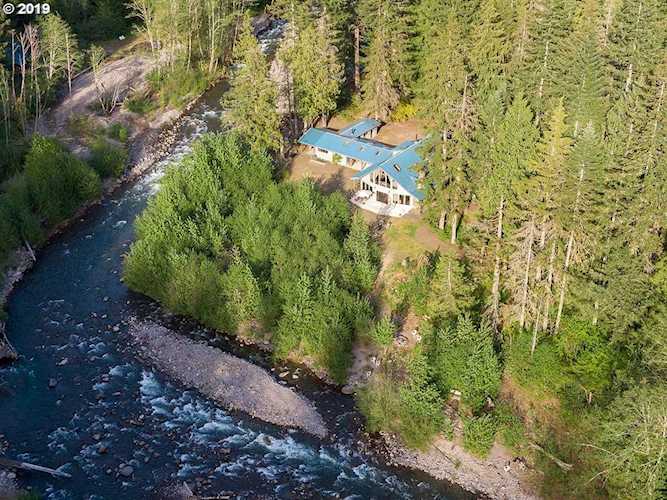 22485 E Autumn Ln Rhododendron, OR 97049