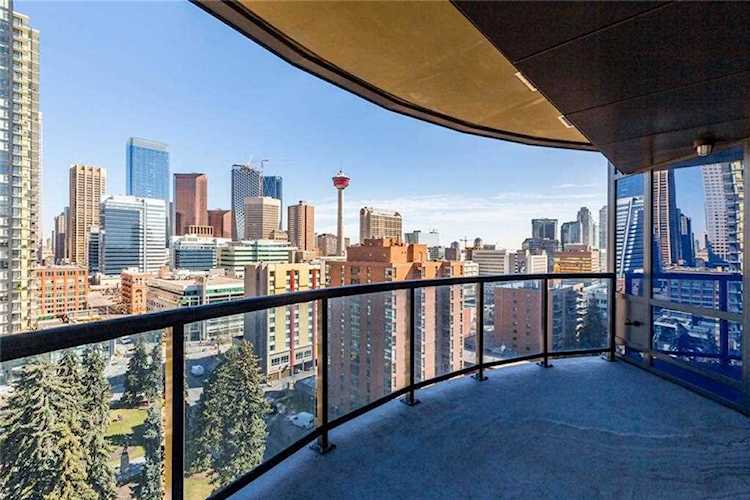 303 13 Avenue SW #1403 Calgary, AB T2R 0Y9